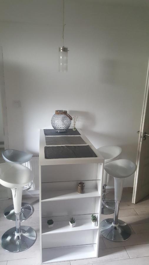 Gutenberg Utca Apartman Сегед Экстерьер фото