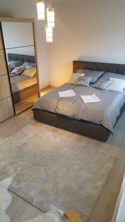 Gutenberg Utca Apartman Сегед Экстерьер фото